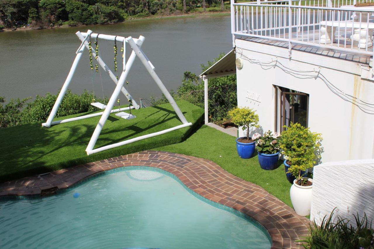 Blue'S Guest House - East London Bonza Bay Exterior foto