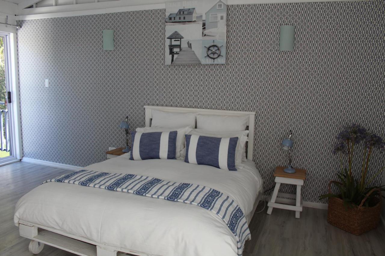 Blue'S Guest House - East London Bonza Bay Exterior foto