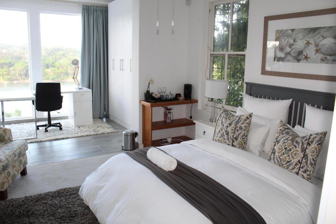 Blue'S Guest House - East London Bonza Bay Exterior foto