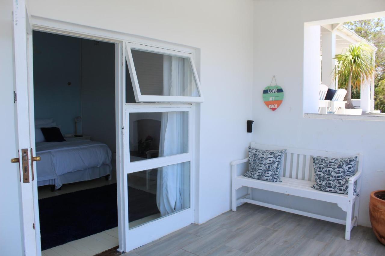 Blue'S Guest House - East London Bonza Bay Exterior foto
